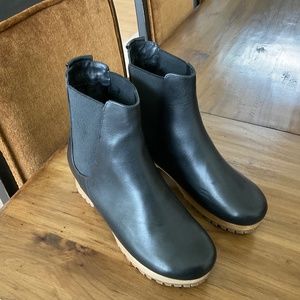 Beklina Low Clog Boot Black